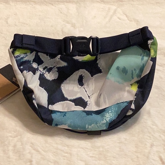 The North Face Jester Lumbar Pack - Picture 5 of 8